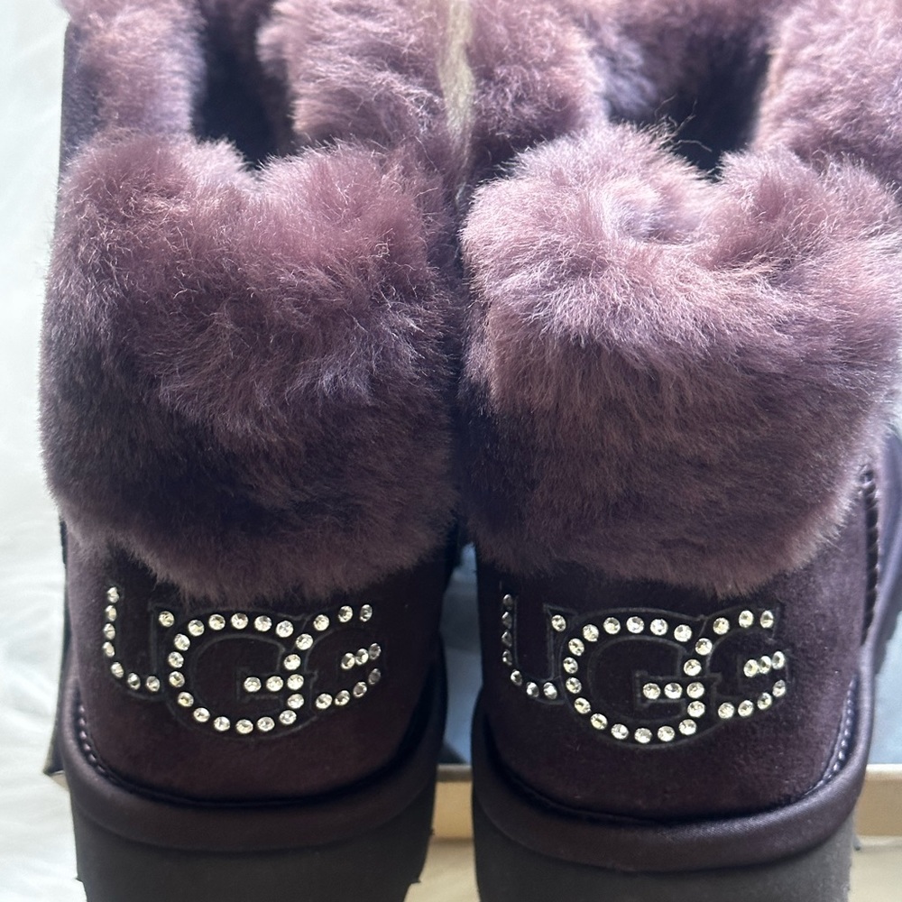 Ugg with Swarovski Crystal